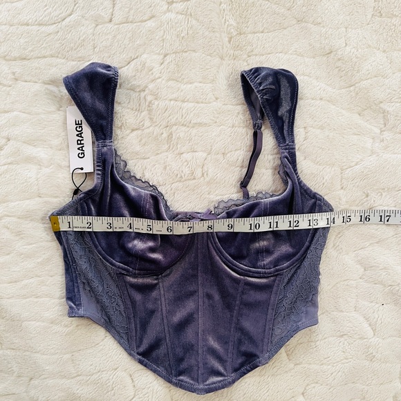 Garage-Velvet Crop Bustier - Blue
Granite- Size M Brand NEW with Tags - Picture 4 of 7